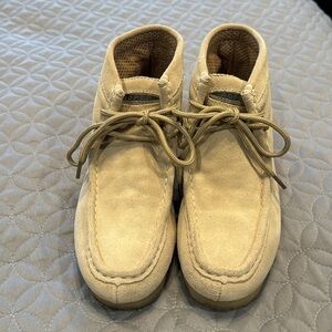 Women’s size 7 Roper gym sole shoes